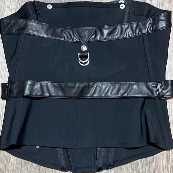 Black Corset with Belt and Zipper - Picture 9 of 17